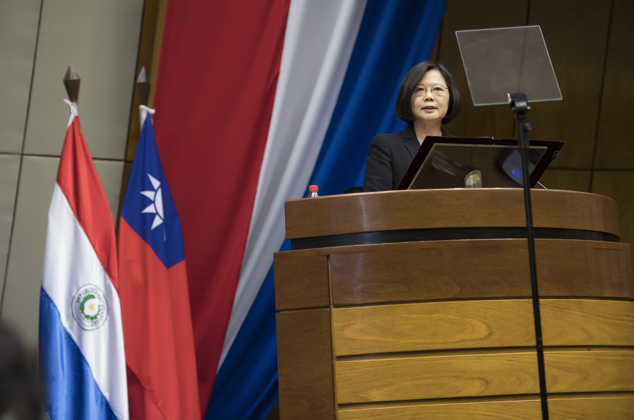 President Tsai delivers address before Paraguayan Congress