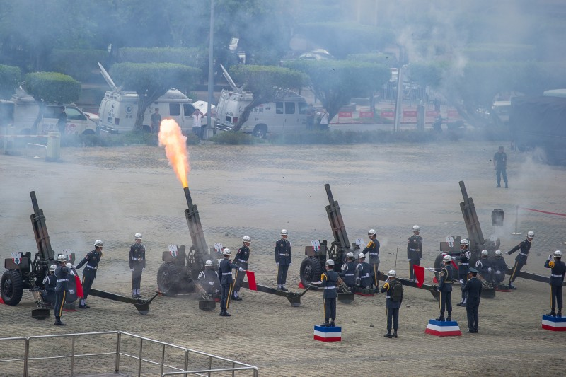 A 21-gun salute commences the military honors in a show of respect to the visiting leader.