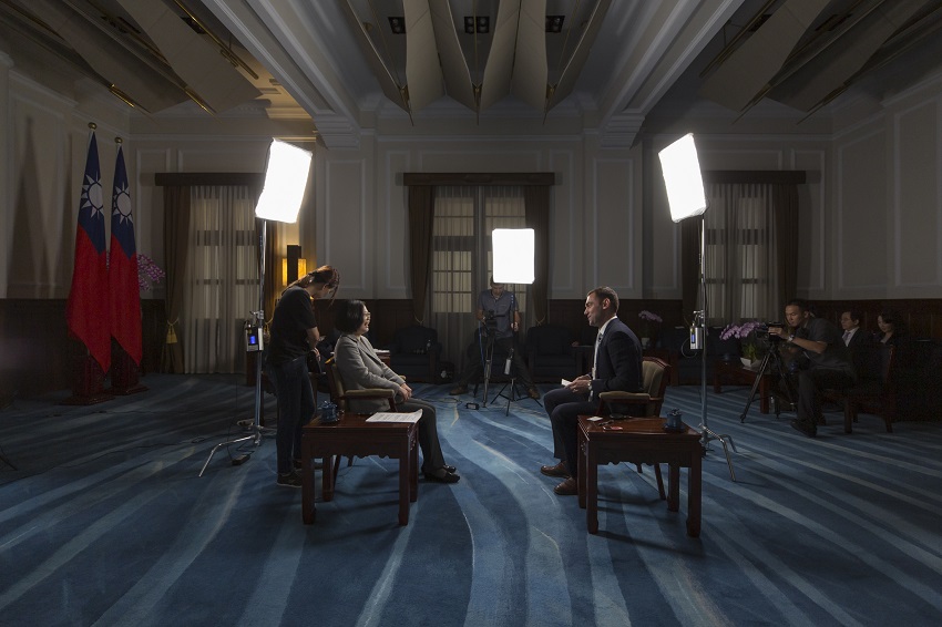 President Tsai is interviewed by Time magazine at the Presidential Office.