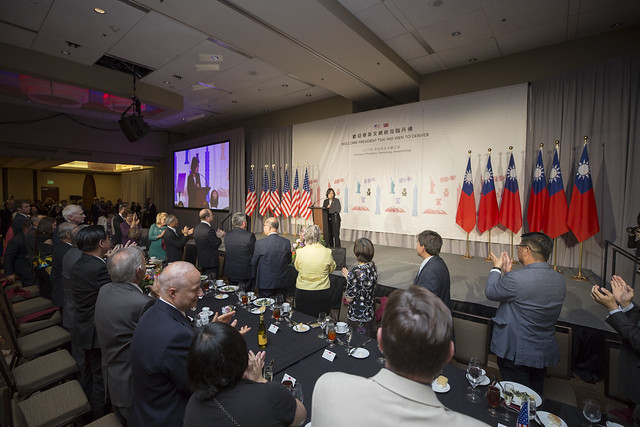 President Tsai attends expatriate banquet during stopover in Denver