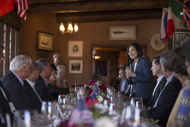 President Tsai Ing-wen meets US Senator Cory Gardner for lunch, visits National Renewable Energy Laboratory