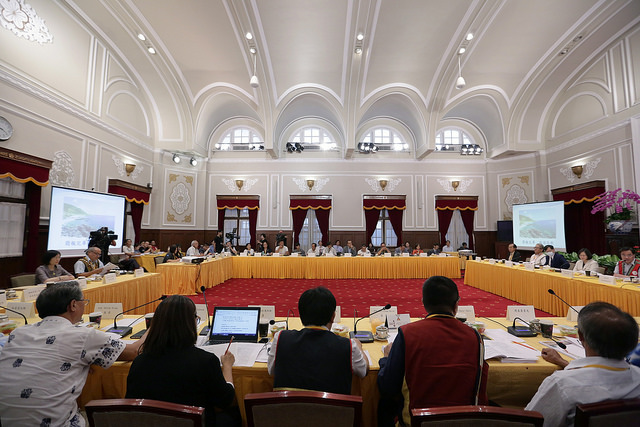 President Tsai presides over the second meeting of the Presidential Office Indigenous Historical Justice and Transitional Justice Committee.