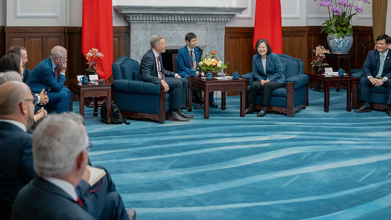 President Tsai Ing-wen meets with a cross-party parliamentary delegation from Australia.