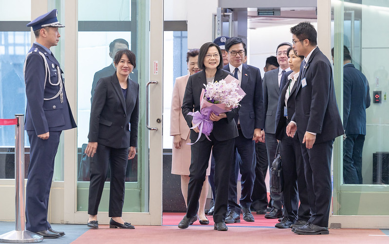 President Tsai Ing-wen and her delegation to the Kingdom of Eswatini arrive back in Taiwan.