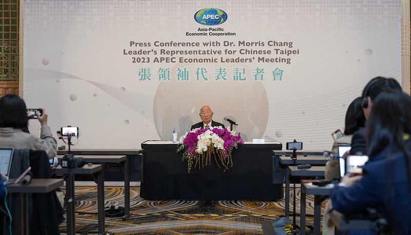 APEC Leader's Representative Morris Chang holds international press conference.