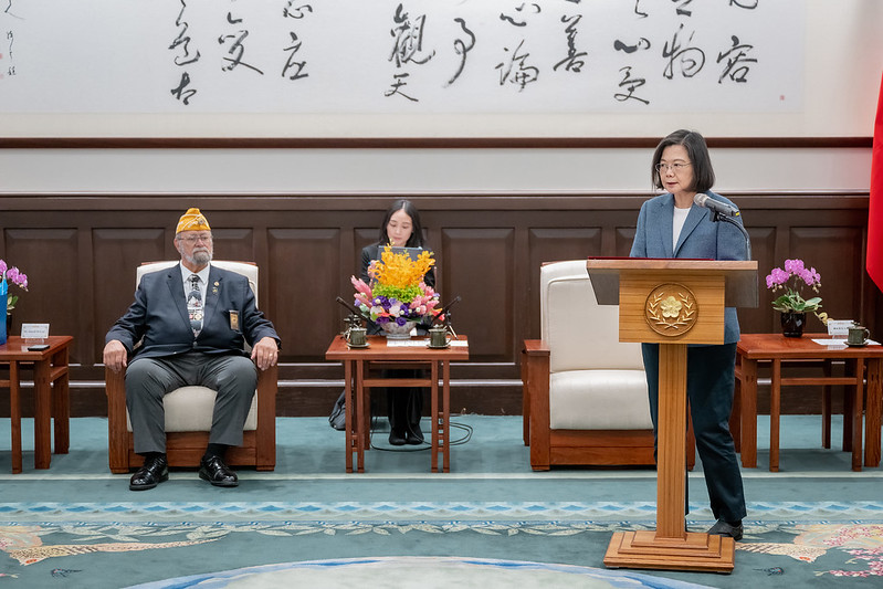 President Tsai delivers remarks at a meeting with American Veterans National Commander Donald McLean.