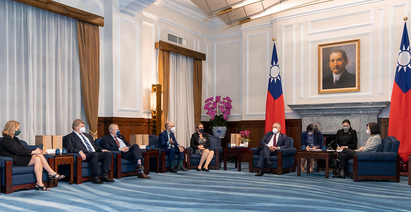 President Tsai meets the German-Taiwan Parliamentary Friendship Group.