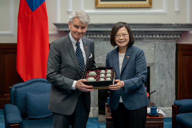 President Tsai Ing-wen meets with a delegation led by Vice-president of the French Senate Alain Richard.