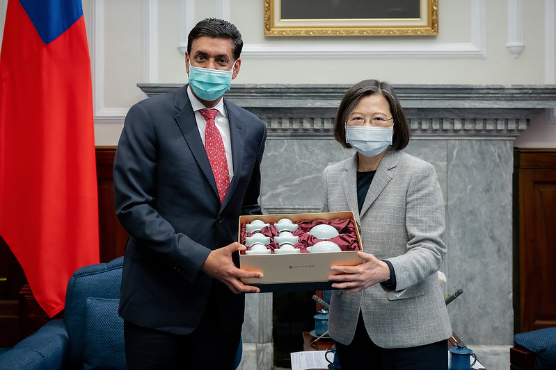 President Tsai Ing-wen meets with a delegation from the United States House of Representatives led by Representative Ro Khanna.