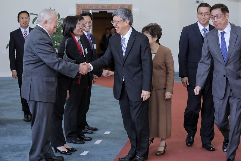 Vice President Chen Chien-jen departs for Palau.