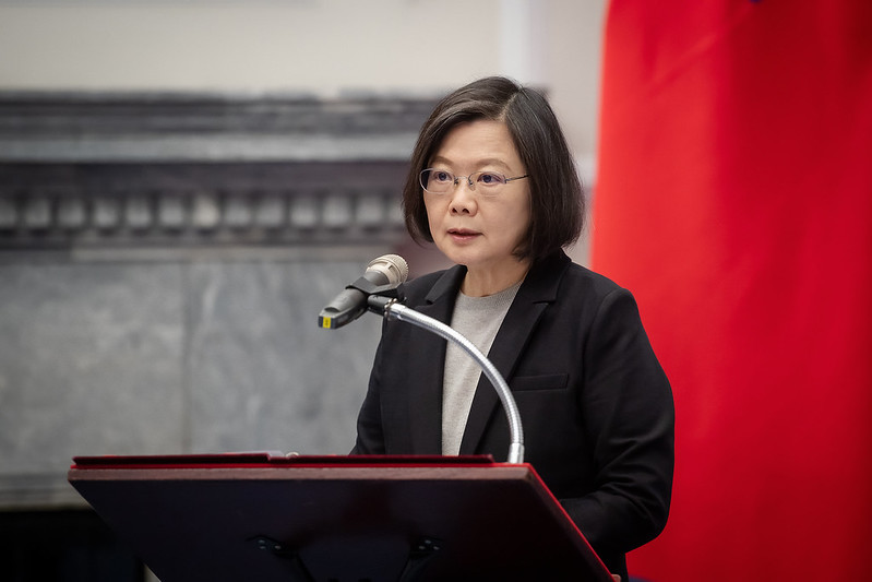 President Tsai delivers remarks while meeting a delegation of parliamentarians from Lithuania, Latvia, and Estonia.