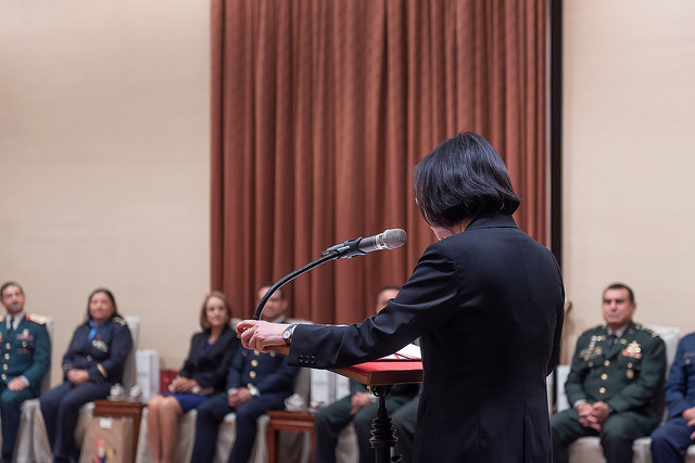 President Tsai delivers remarks to the participants of an international training course organized by the Ministry of National Defense.