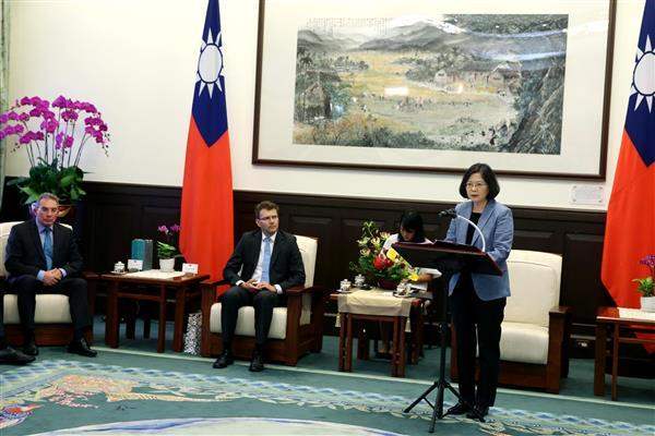 President Tsai delivers remarks during a meeting with members from the Committee on International Trade of the Group of the European People's Party in the European Parliament.