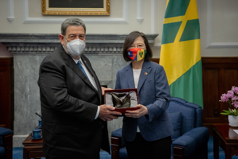 The president and Prime Minister Ralph Gonsalves of Saint Vincent and the Grenadines hold bilateral talks, witness the signing of bilateral treaties, letter of intent