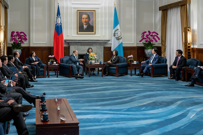 President Tsai and Guatemalan President Alejandro Giammattei hold bilateral talks.