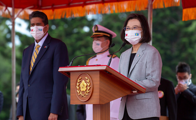 President Tsai delivers remarks at the welcome ceremony.