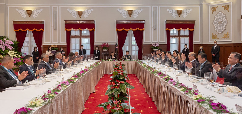 President Tsai, accompanied by Vice President Lai, hosts a state banquet in honor of Prime Minister Briceño and First Lady Briceño.