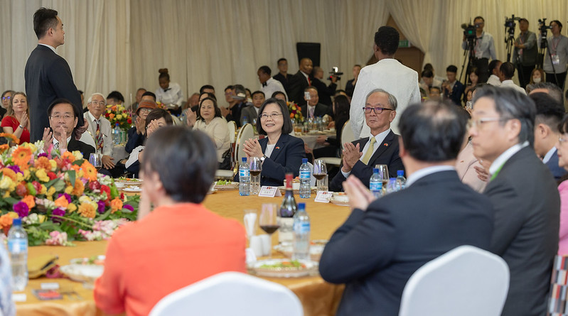 President Tsai attends welcome banquet hosted by overseas community in Southern Africa.