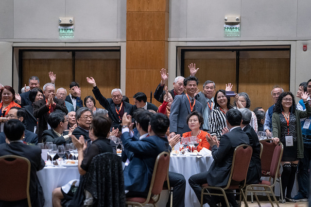 President Tsai hosts a banquet for representatives of the expatriate community in Paraguay.