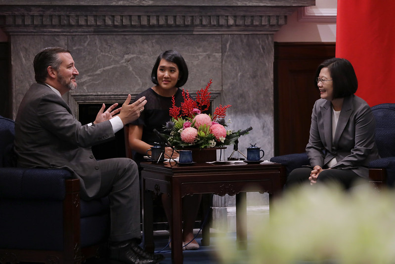 President Tsai meets with US Senator Ted Cruz.