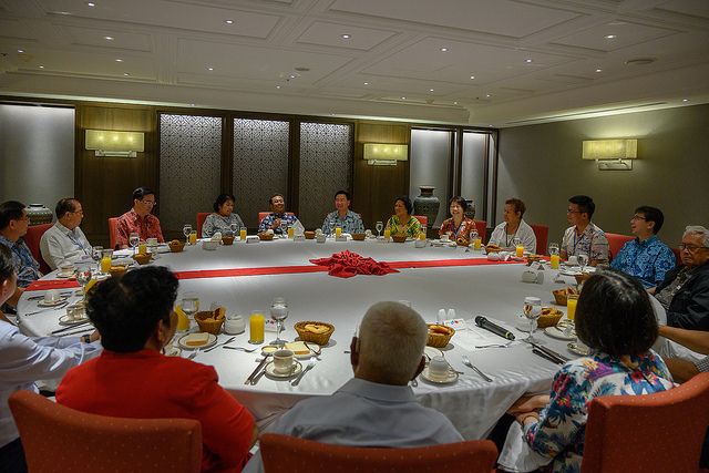 President Tsai Ing-wen attends a breakfast meeting with President Remengesau and traditional leaders.