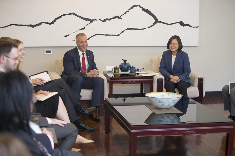 President Tsai meets with US Congressman Sean Patrick Maloney.