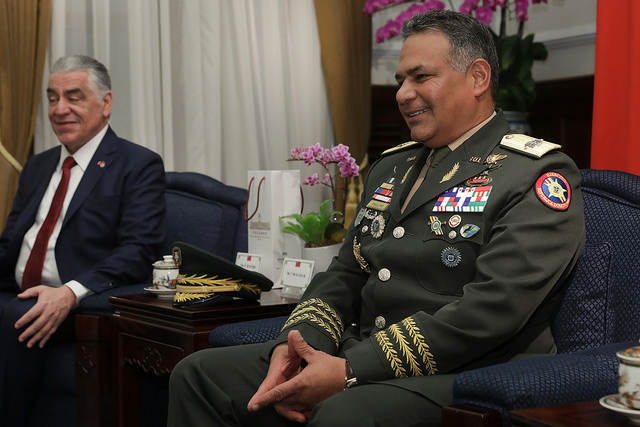 President Tsai meets with Dominican Republic Minister of Defense Lieutenant General Ruben Dario Paulino Sem.
