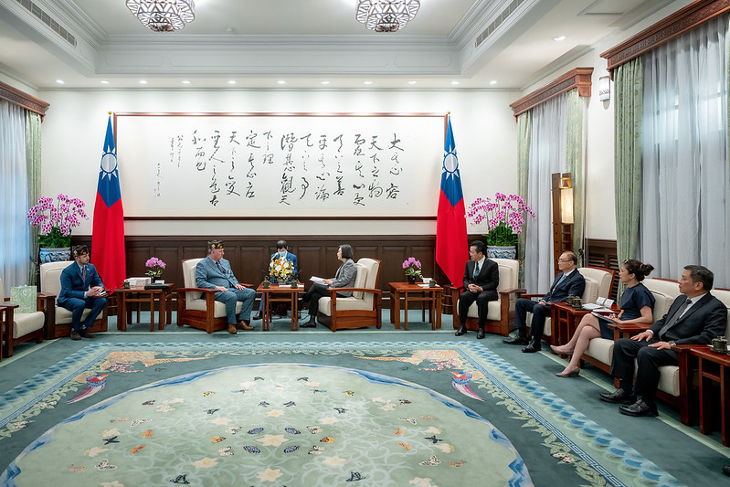 President Tsai meets with Commander-in-Chief Timothy Borland.