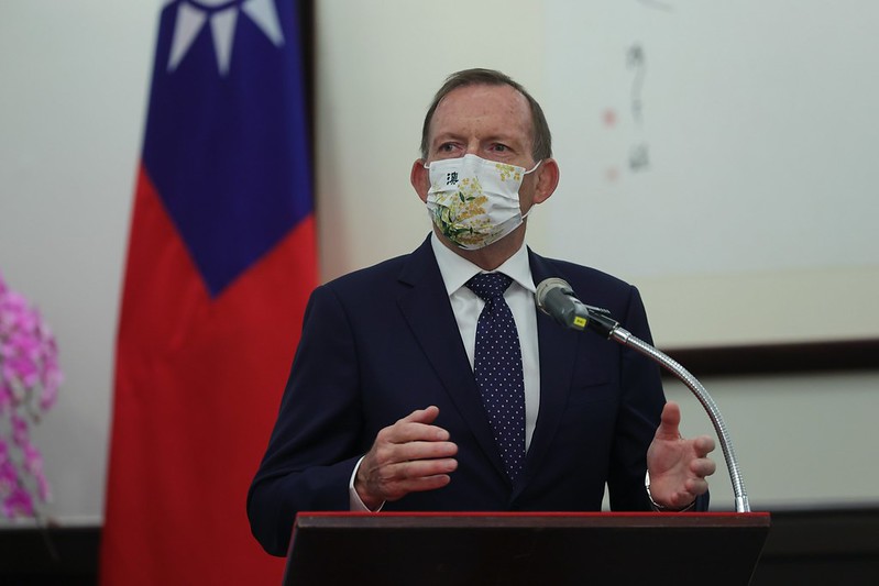 Former Australian Prime Minister Tony Abbott delivers remarks at a meeting with President Tsai.