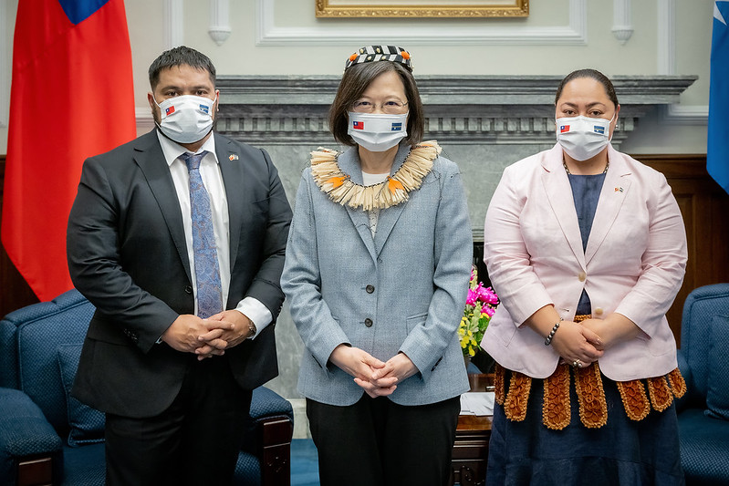 President Tsai meets with President Russ Joseph Kun of Nauru and First Lady Simina Kun.