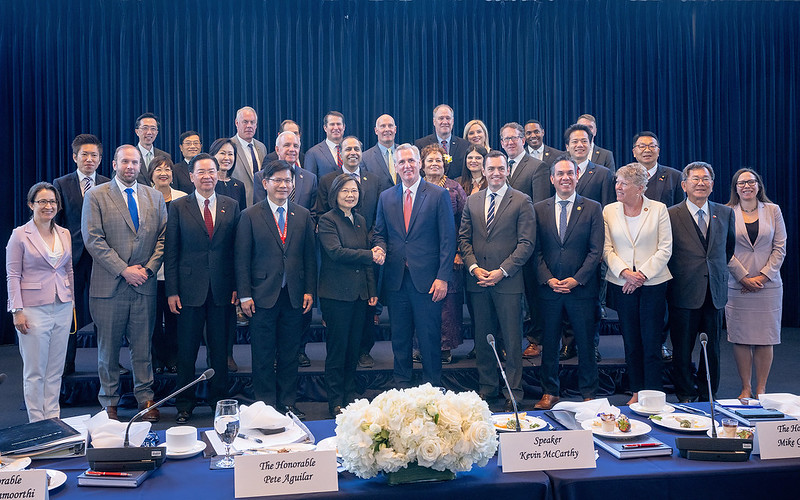 President Tsai meets with a bipartisan group of congressional leaders at the Ronald Reagan Presidential Library.
