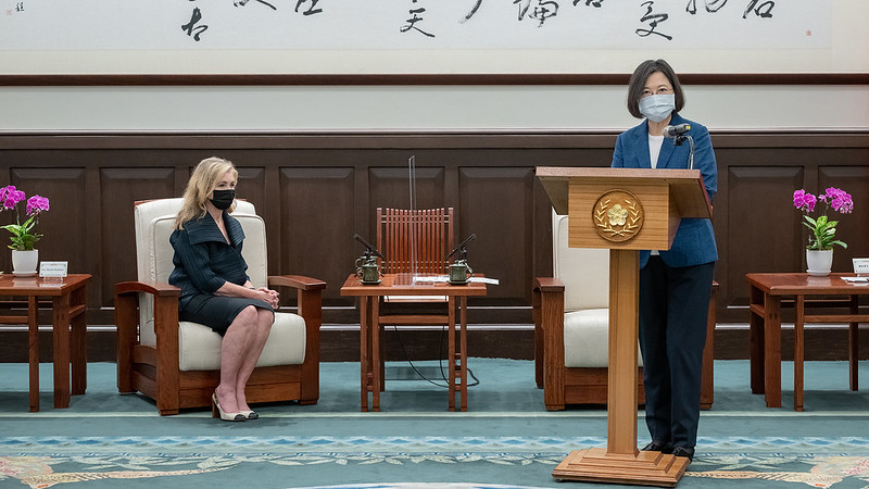 President Tsai addresses a delegation led by US Senator Marsha Blackburn.