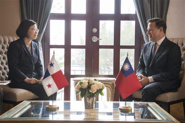 President Tsai Meets Panamanian President Varela And Haitian First Lady Privert 6919