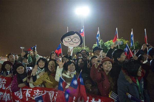 Taiwanese expatriates in Paraguay warmly welcome President Tsai.