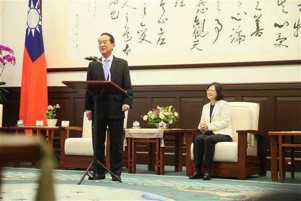 Chairman Soong delivers remarks when meeting with President Tsai.