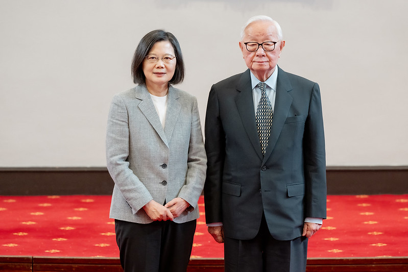 President Tsai Ing-wen poses for a photo with TSMC founder Dr. Morris Chang, leader's representative of Taiwan to the 2023 APEC Economic Leaders' Meeting, .