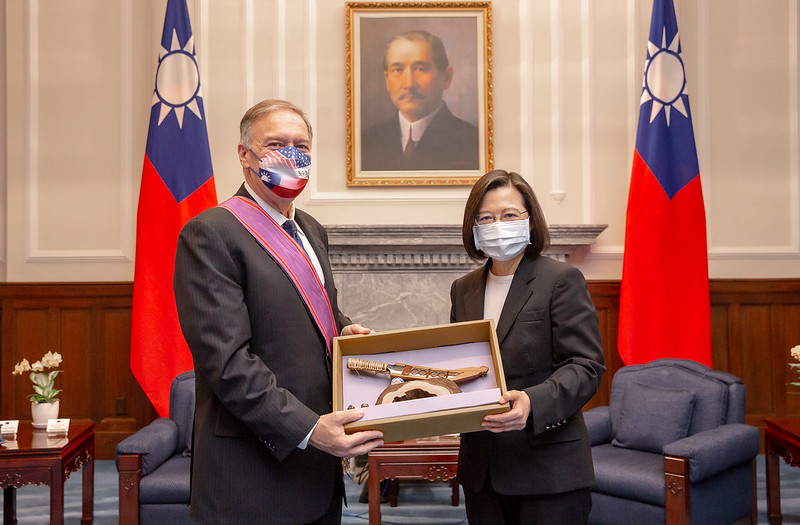 President Tsai Ing-wen presents 70th US Secretary of State Michael R. Pompeo with the Order of Brilliant Star with Special Grand Cordon.