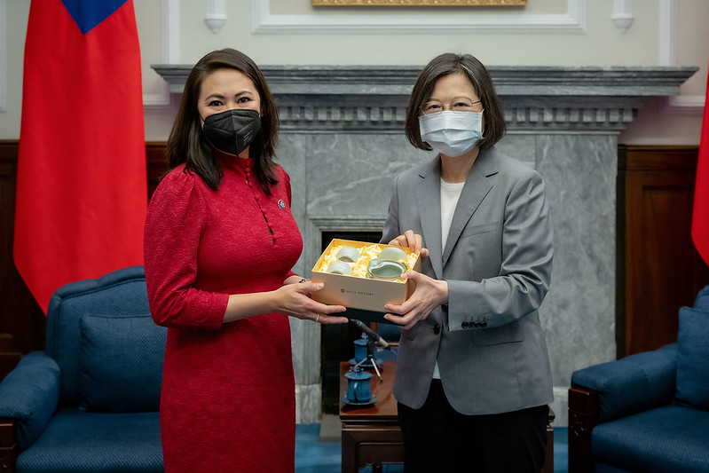 President Tsai Ing-wen meets US delegation led by Congresswoman Stephanie Murphy