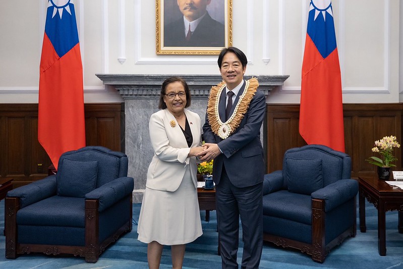 President Lai Ching-te shakes hands with President Hilda C. Heine of the Republic of the Marshall Islands.