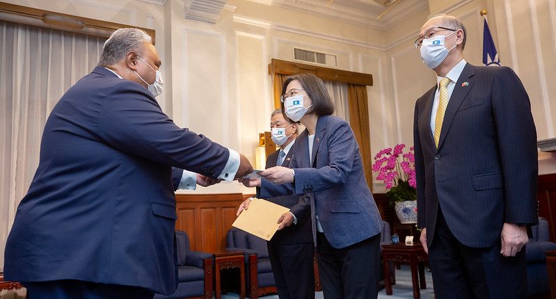 President Tsai Ing-wen receives the credentials from new Palau Ambassador David Adams Orrukem