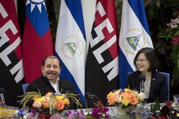 President Tsai meets Nicaraguan President Daniel Ortega.