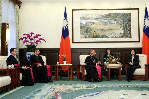 President Tsai Ing-wen meets with Apostolic Nuncio to Japan Archbishop Joseph Chennoth.