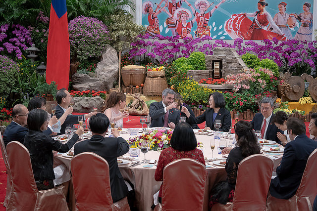 President Tsai hosts a state banquet for Paraguayan President Abdo and Mrs. Abdo.
