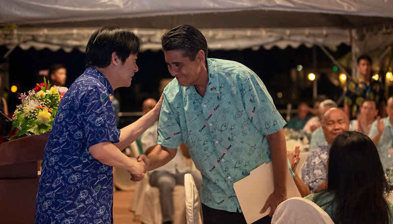 Vice Presidet Lai and Palau's President Whipps shakes hands at an appreciation banquet hosted by the vice president.