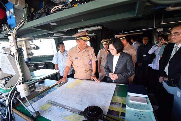 President Tsai conducts an inspection tour at the Naval Fleet Command in the Zuoying Naval Base in Kaohsiung City.