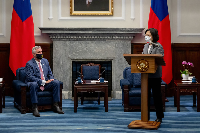 President Tsai delivers remarks at a meeting with Indiana Governor Eric Holcomb.