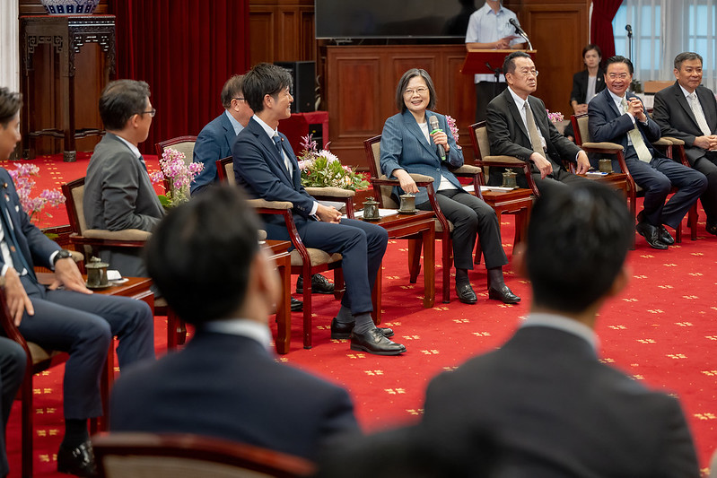 President Tsai Ing-wen meets with a study delegation from the Youth Division of the Liberal Democratic Party of Japan.