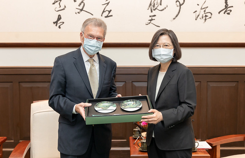 President Tsai meets with the CAP delegation.