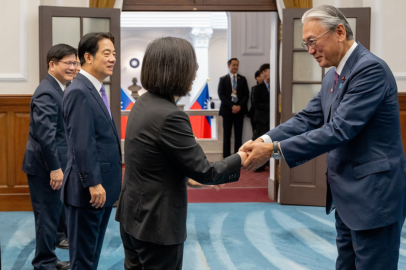 President Tsai receives congratulations from foreign guests attending 2023 National Day celebration.