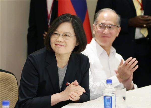 President Tsai attends the ceremony for donation by Taiwan of flu medicine to Panama.